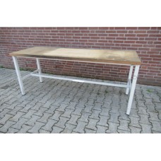 Werktafel, werkbank, 200cm x 70cm. Gebruikt.